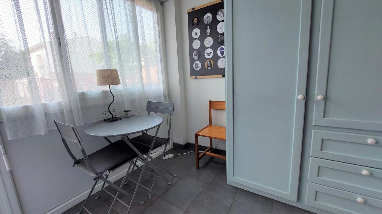 Chez Leslie Et Vincent : Logements Climatises Avec Parking Privatif Perpignano Esterno foto