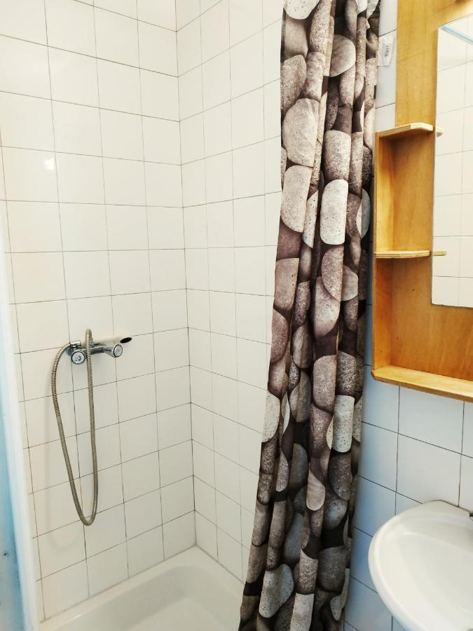 Chez Leslie Et Vincent : Logements Climatises Avec Parking Privatif Perpignano Esterno foto