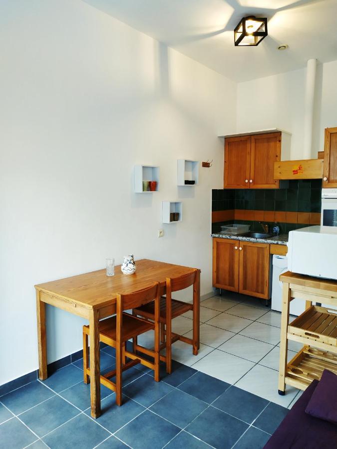 Chez Leslie Et Vincent : Logements Climatises Avec Parking Privatif Perpignano Esterno foto